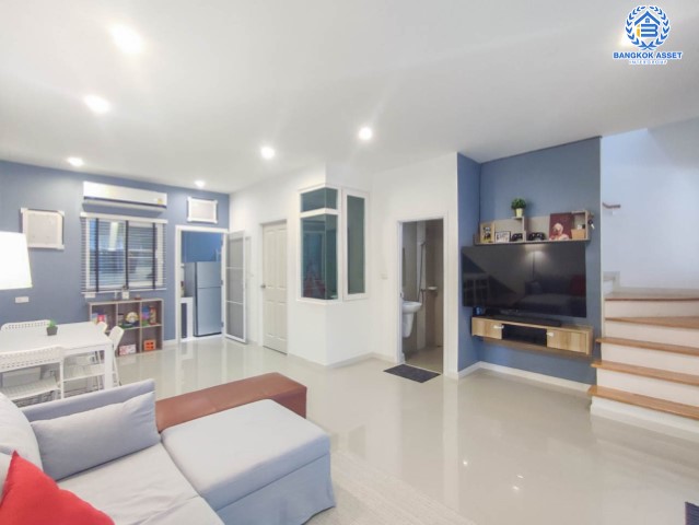 *****ทาวน์เฮ้าส์มือสองย่านนนทบุรี ม.ชวนชื่นทาวน์ กาญจนาภิเษก-บางใหญ่ บนเนื้อที่ 21.4 ตร.ว. ฟังก์ชันจัดเต็ม 4 ห้องนอน 3 ห้องน้ำ 2 ที่จอดรถ บ้านใหม่ ตกแต่งพร้อมอยู่ แถมฟรี! 2 เครื่องปรับอากาศ ใกล้รถไฟฟ้าสายสีม่วง "สถานีคลองบางไผ่" และทางด่วน "ศรีรัช"